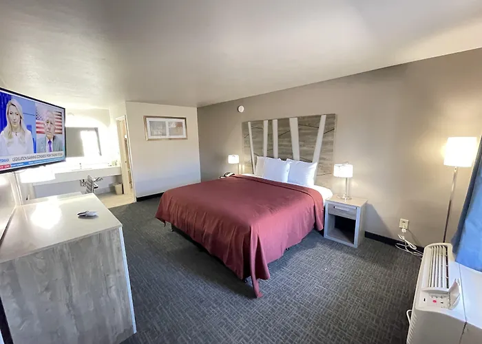 Excellent Inn & Suites